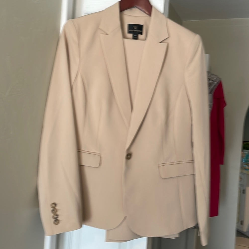 Women’s suit